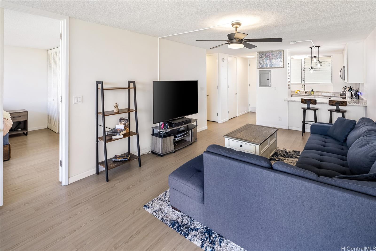 Lakeshore Tower condo # 905, Honolulu, Hawaii - photo 15 of 25