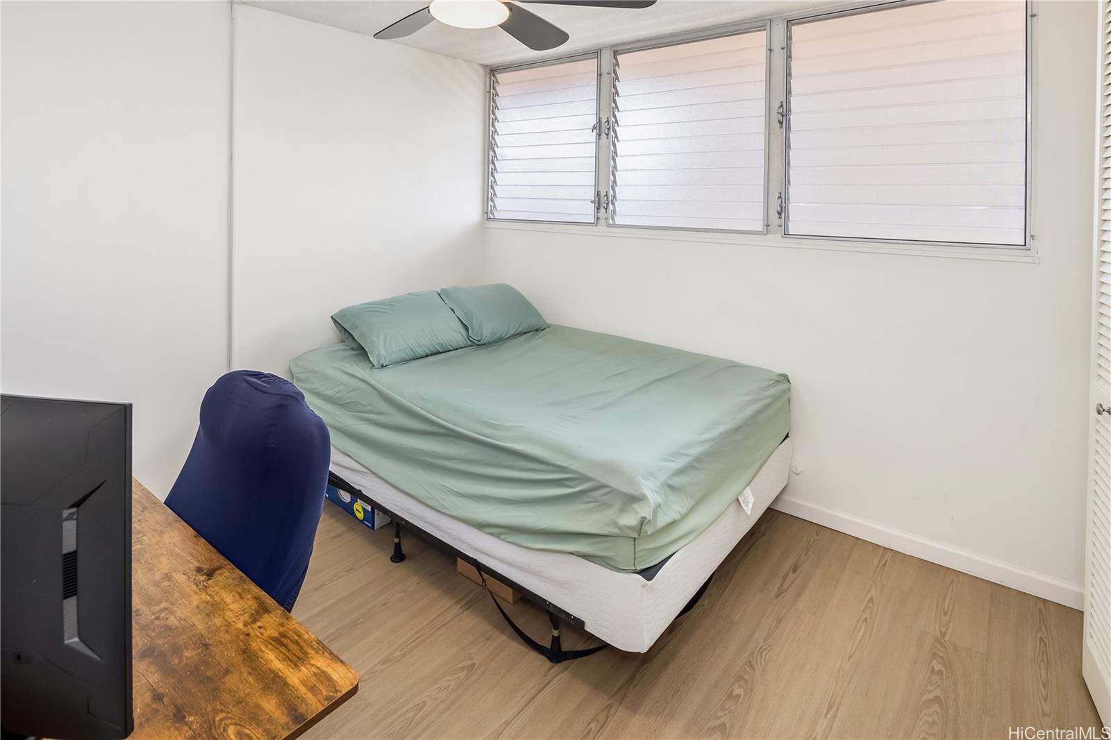 Lakeshore Tower condo # 905, Honolulu, Hawaii - photo 21 of 25