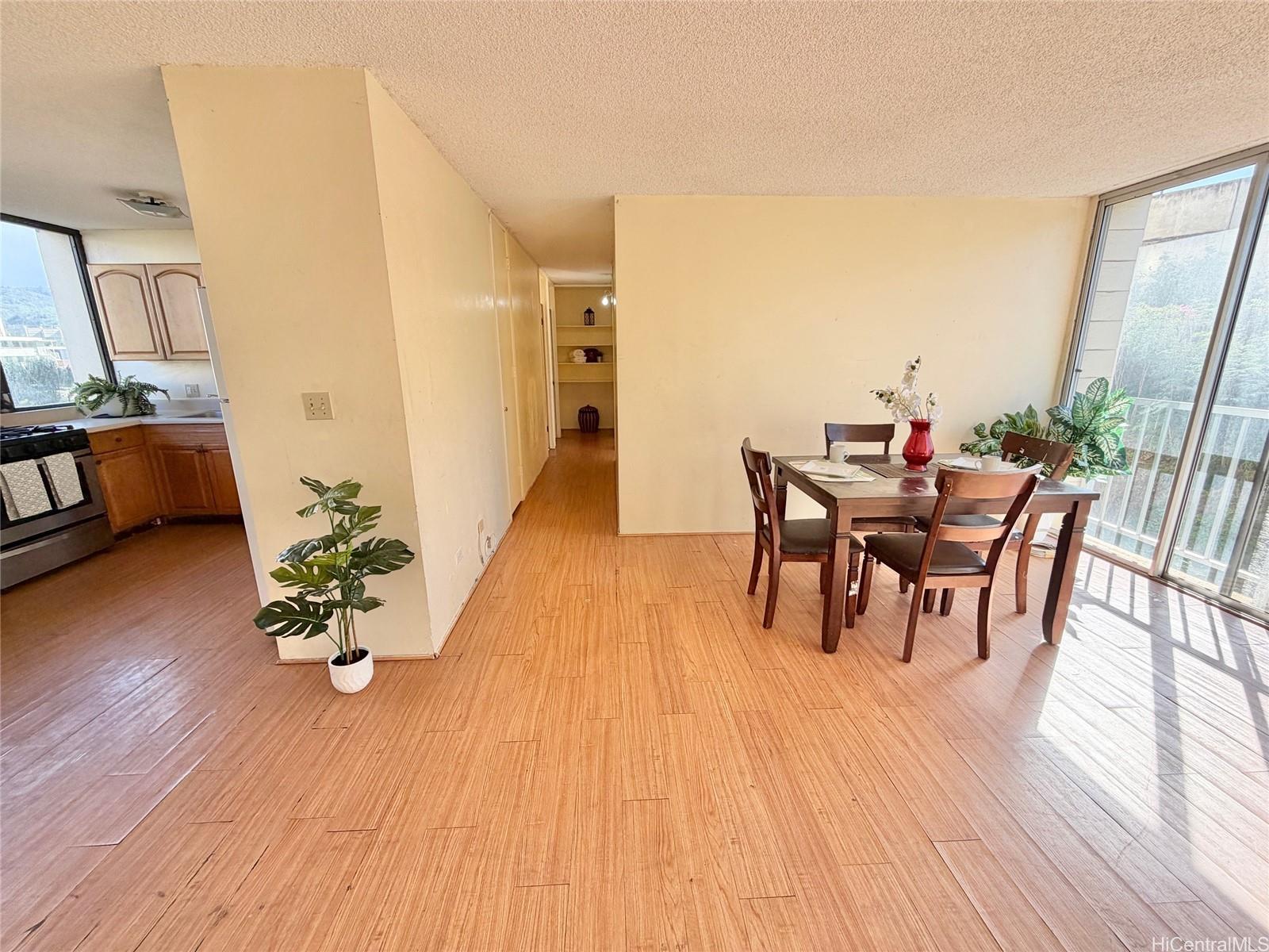 Lehua Manor condo # 303, Honolulu, Hawaii - photo 2 of 11