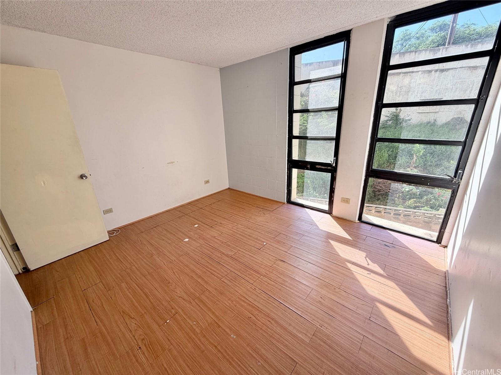 Lehua Manor condo # 303, Honolulu, Hawaii - photo 5 of 11