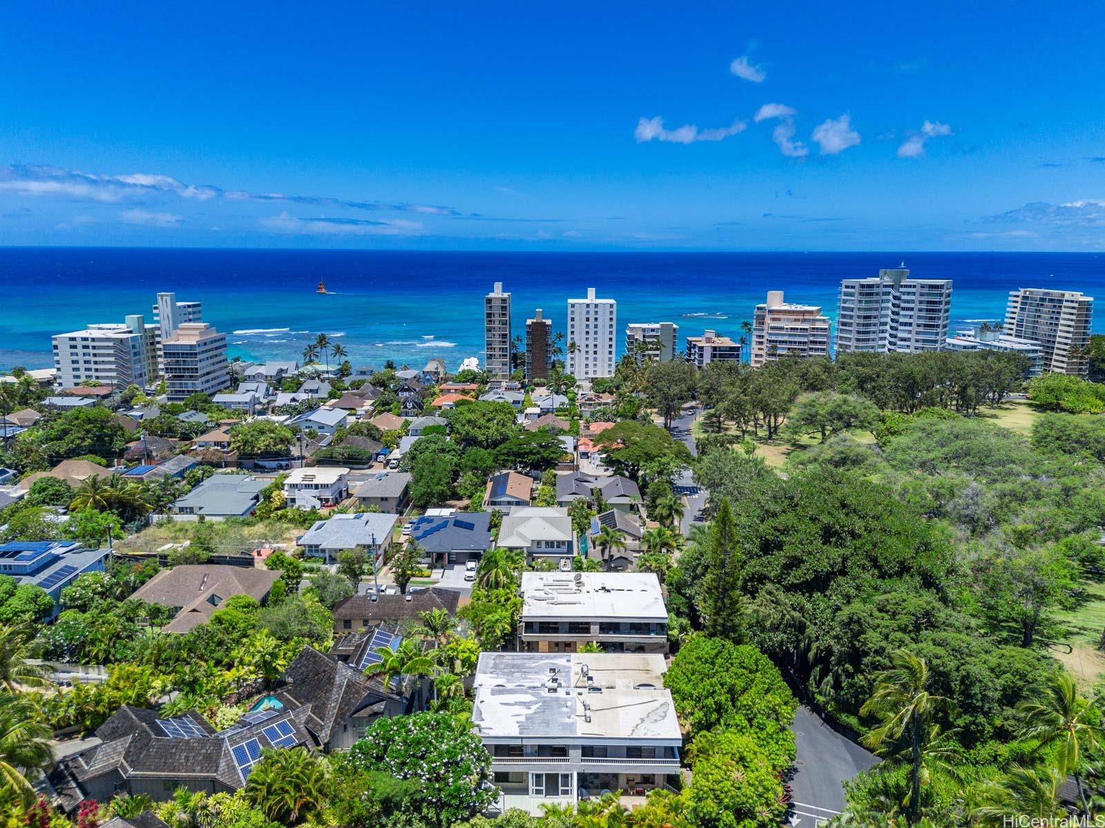 Queens Court At Kapiolani condo # ., Honolulu, Hawaii - photo 17 of 25