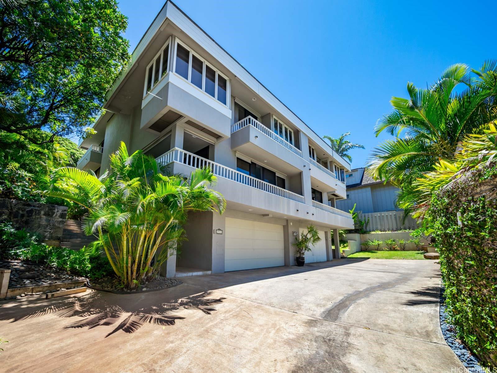 Queens Court At Kapiolani condo # ., Honolulu, Hawaii - photo 20 of 25