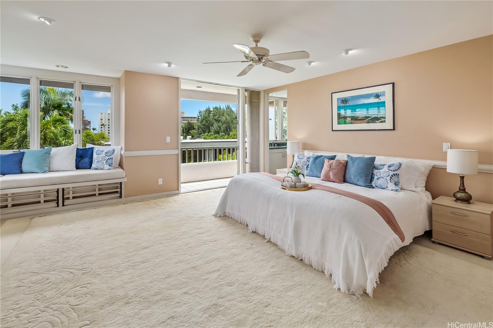 Queens Court At Kapiolani condo # 4, Honolulu, Hawaii - photo 2 of 25