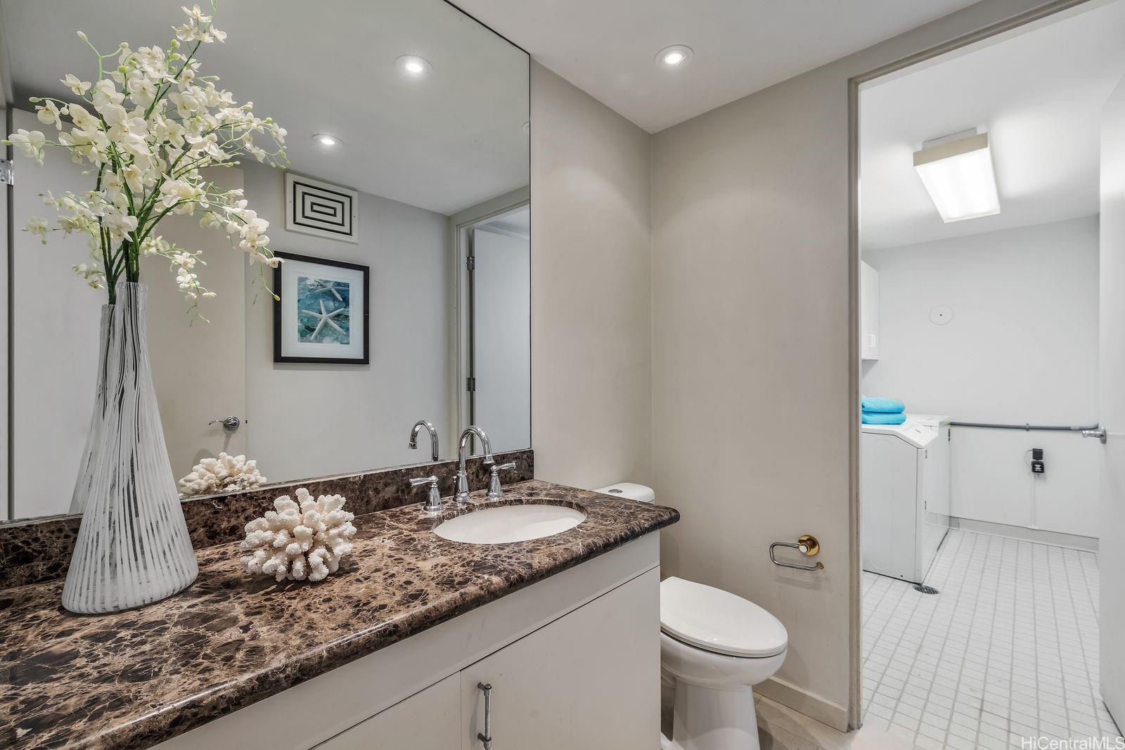 Queens Court At Kapiolani condo # 4, Honolulu, Hawaii - photo 18 of 25