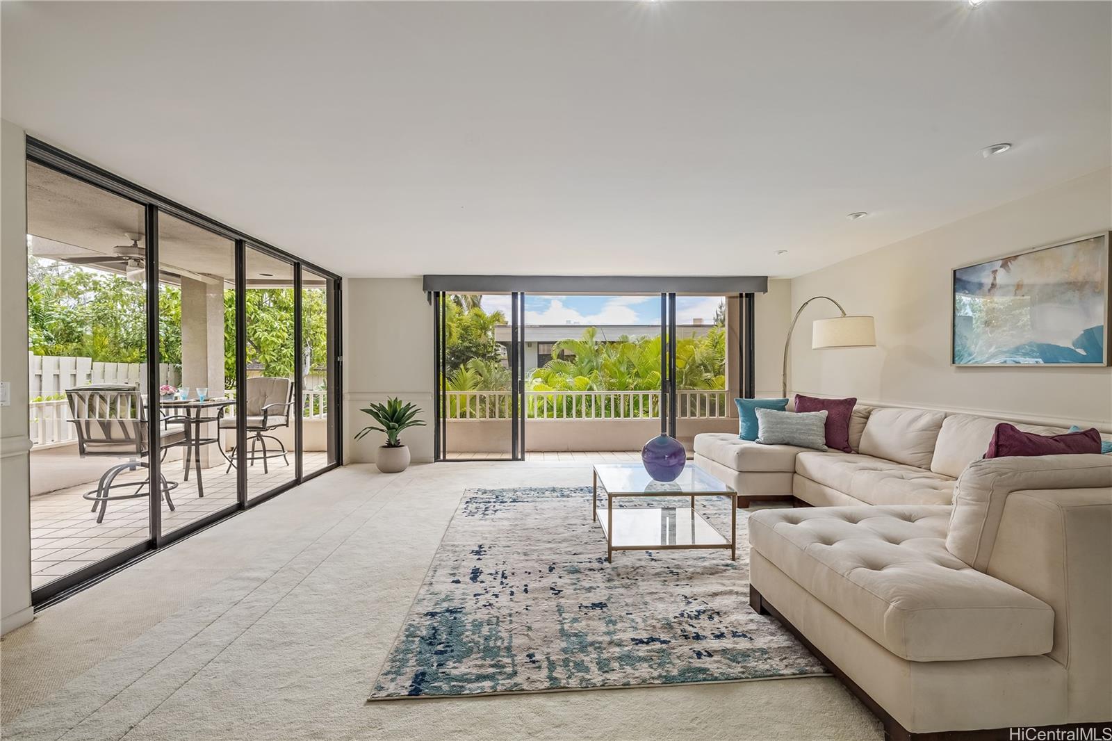 Queens Court At Kapiolani condo # 4, Honolulu, Hawaii - photo 3 of 25