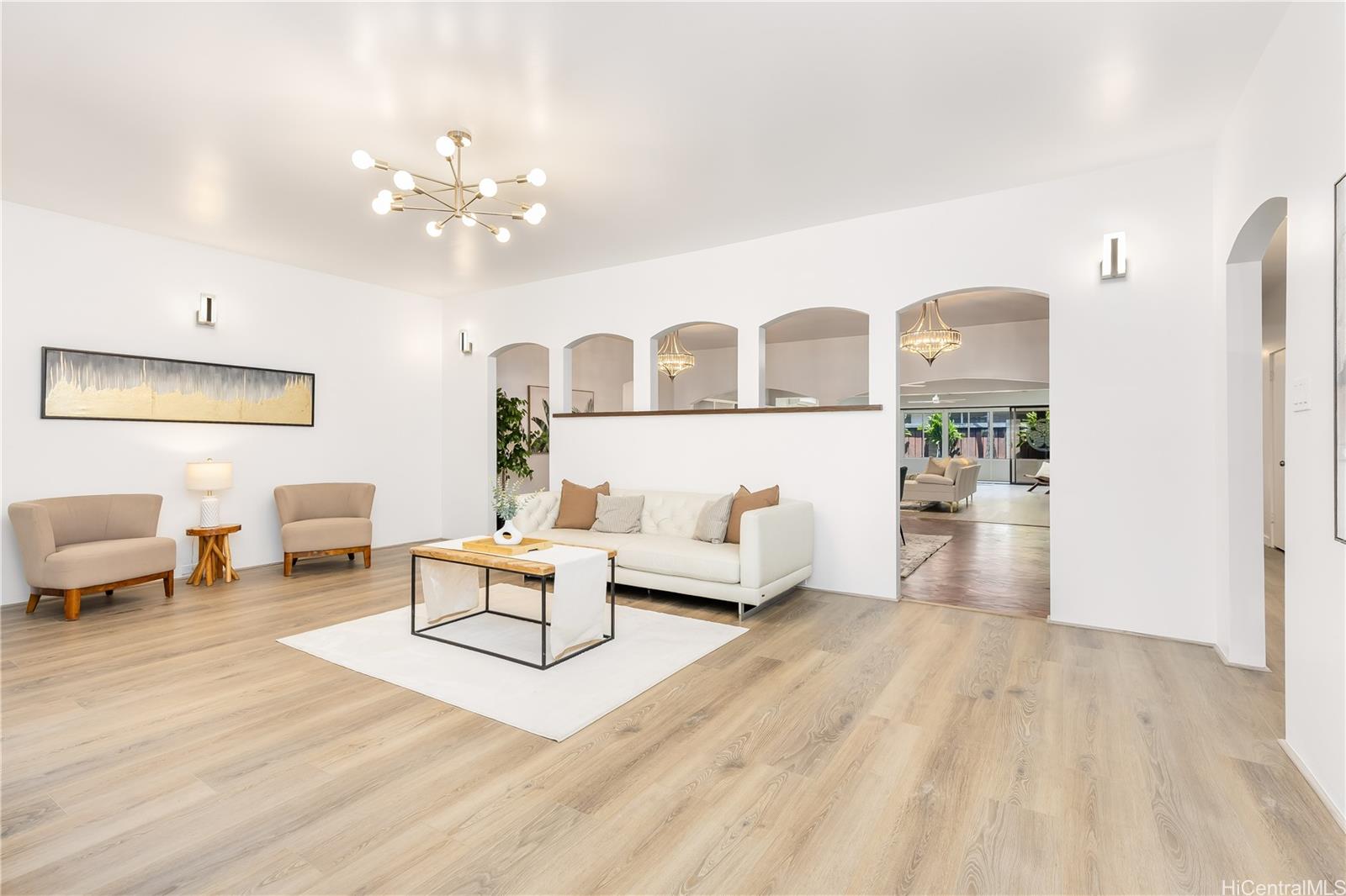 2934  Woodlawn Drive Manoa Area, Honolulu home - photo 2 of 23