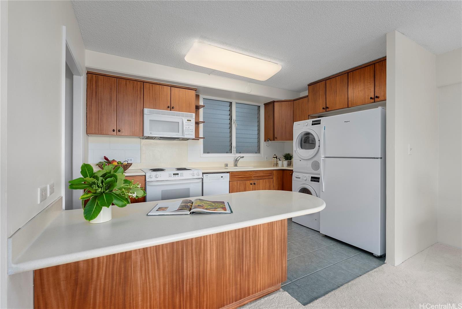 Castle Surf Apts condo # 35, Honolulu, Hawaii - photo 12 of 24