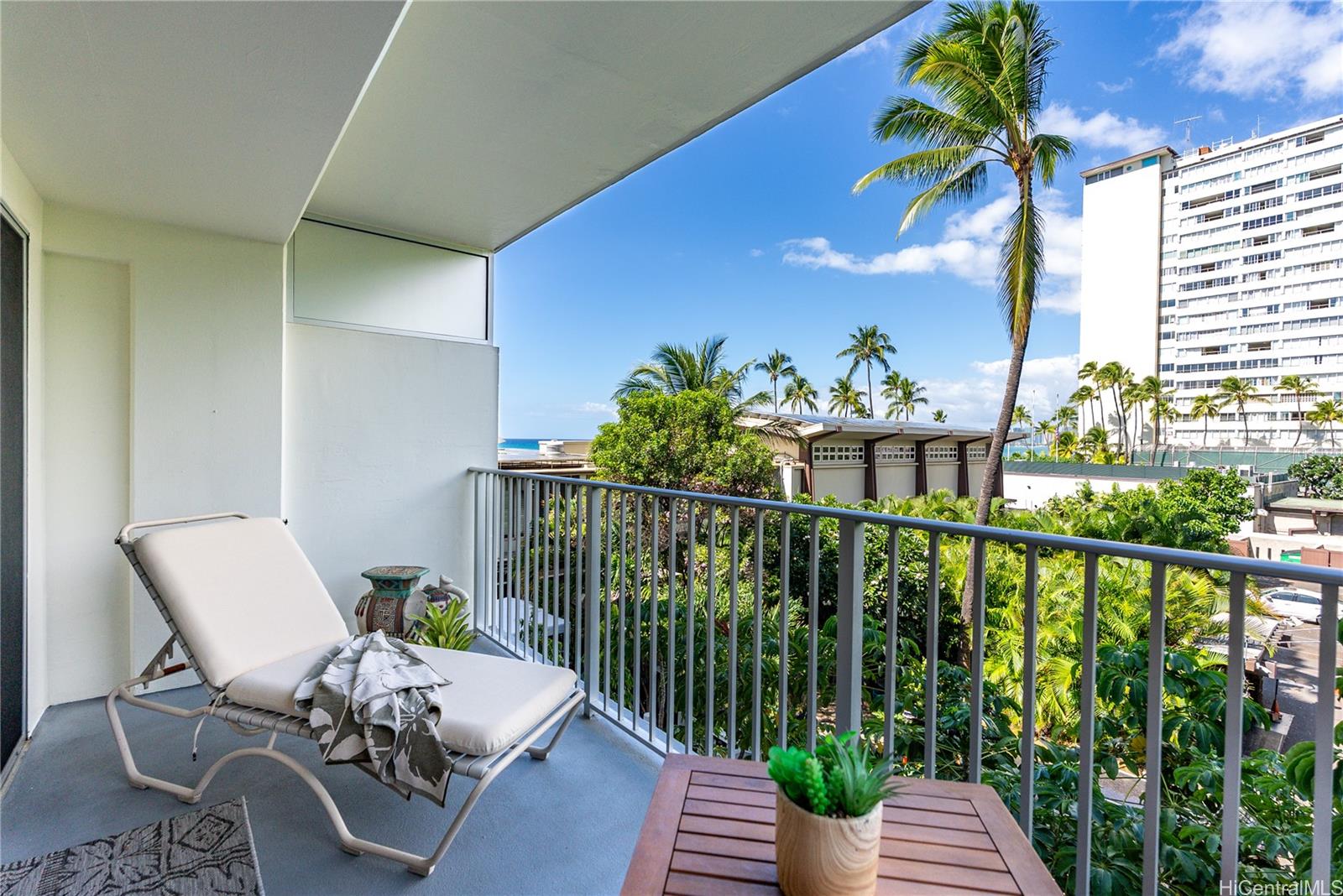 Castle Surf Apts condo # 35, Honolulu, Hawaii - photo 18 of 24