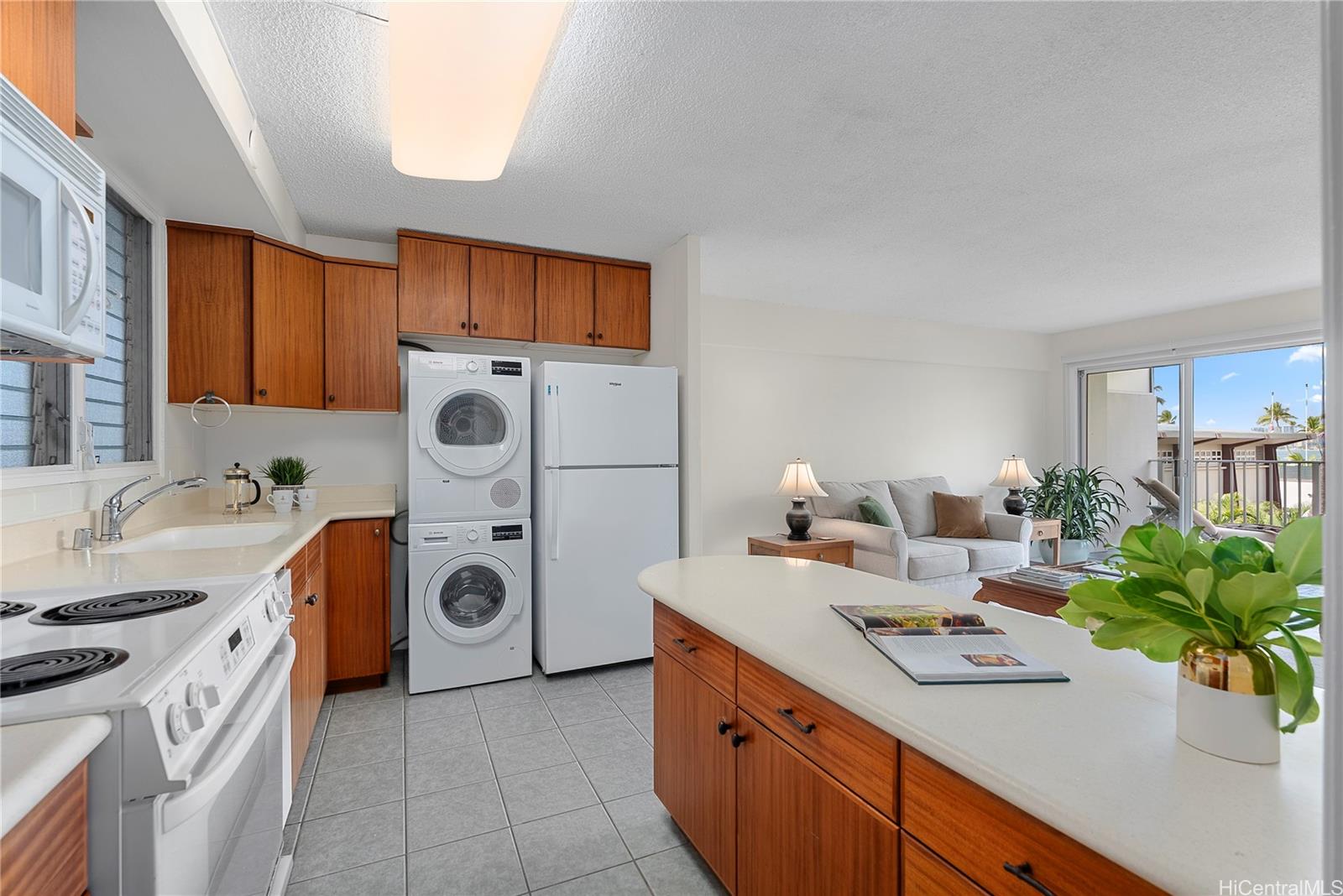 Castle Surf Apts condo # 35, Honolulu, Hawaii - photo 9 of 24