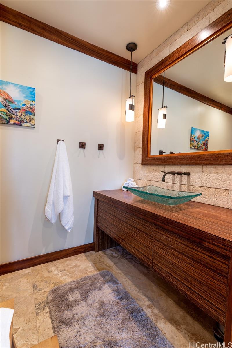 2937 Kalakaua Ave Honolulu - Rental - photo 17 of 22