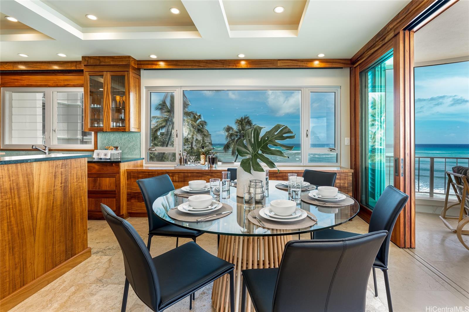 2937 Kalakaua Ave Honolulu - Rental - photo 10 of 22