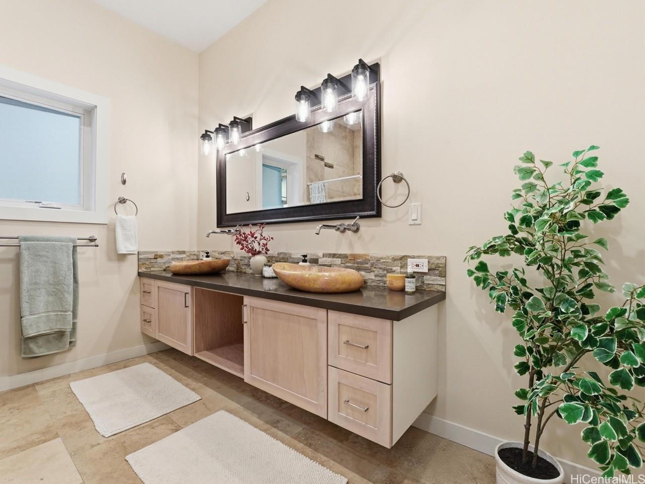 2937  Papali Street Kalihi Valley, Honolulu home - photo 21 of 25