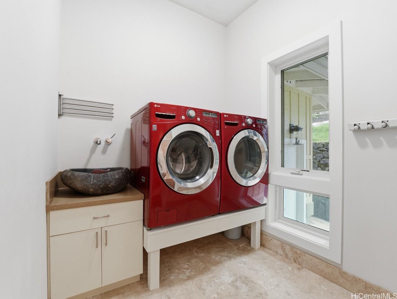 2937  Papali Street Kalihi Valley, Honolulu home - photo 23 of 25