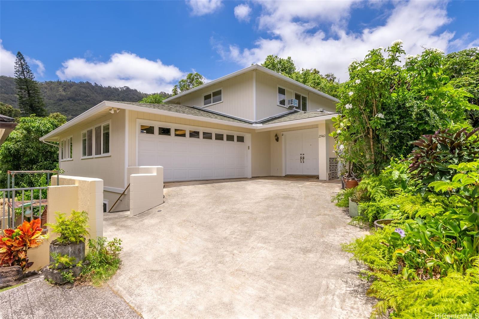 2942 Pahoehoe Place , Honolulu, Hi 96817 | Oahu Cc