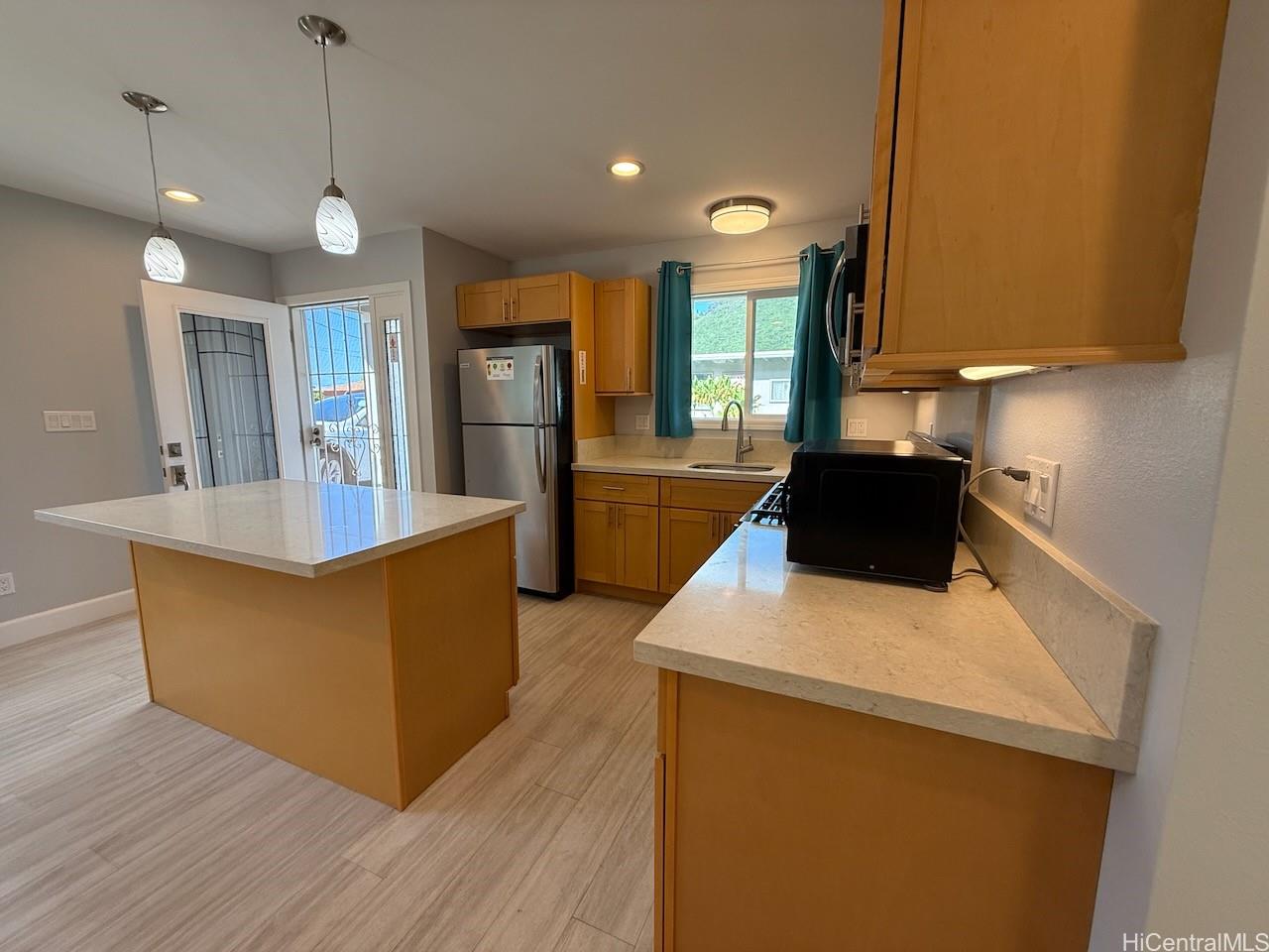 2943 Kahaloa Drive Honolulu - Rental - photo 4 of 15