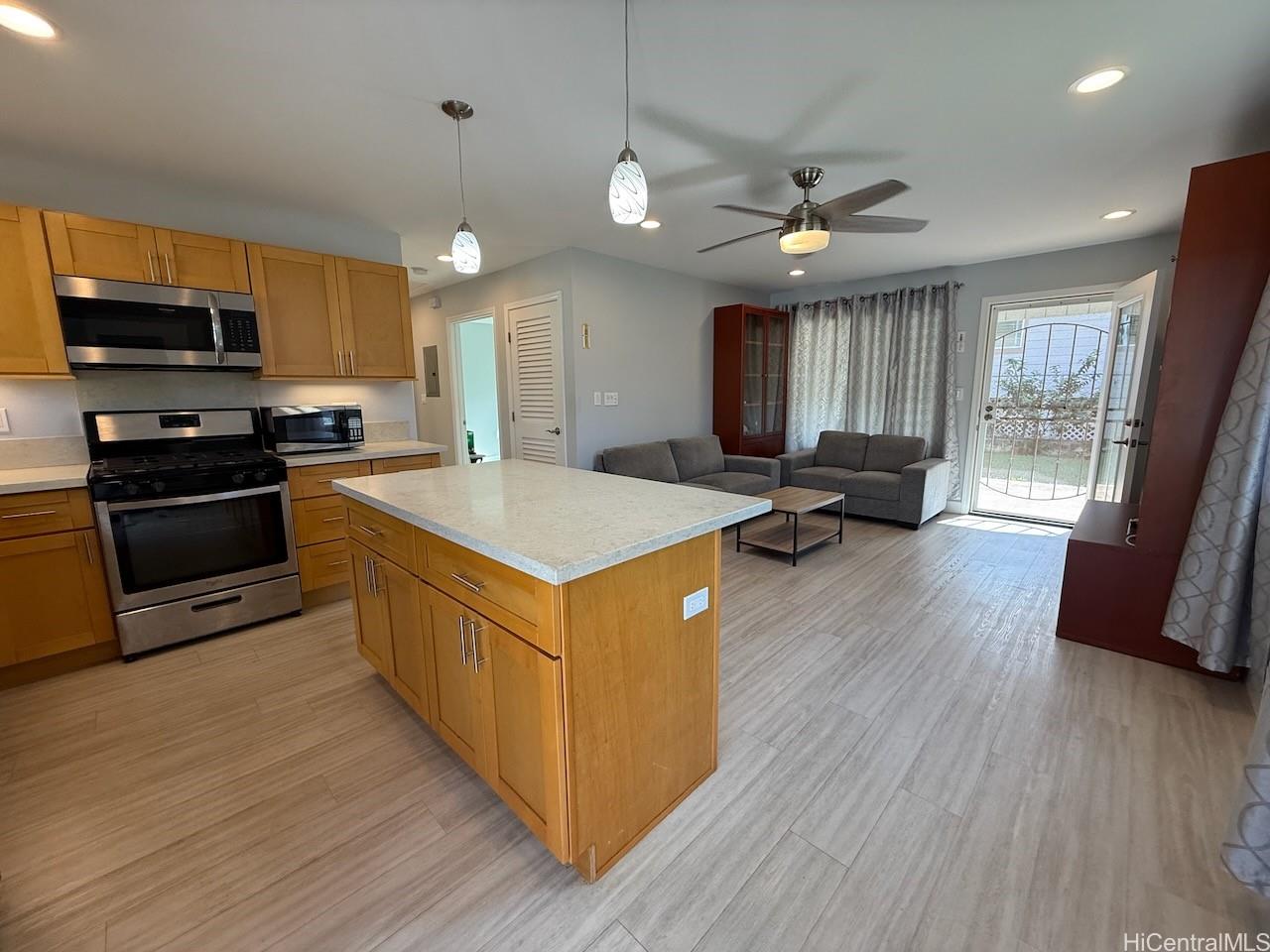 2943 Kahaloa Drive Honolulu - Rental - photo 5 of 15