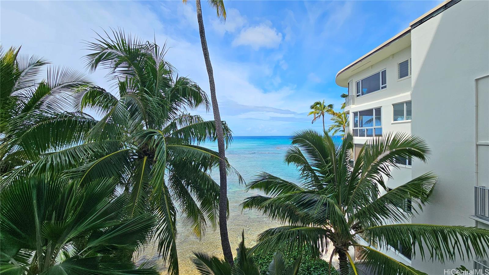 2943 Kalakaua Ave Honolulu - Rental - photo 2 of 10