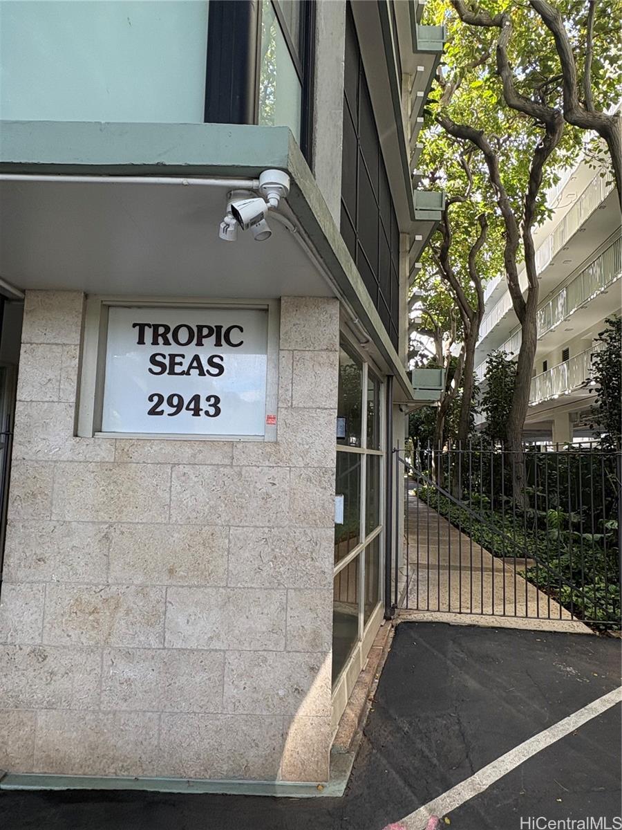 2943 Kalakaua Ave Honolulu - Rental - photo 17 of 23