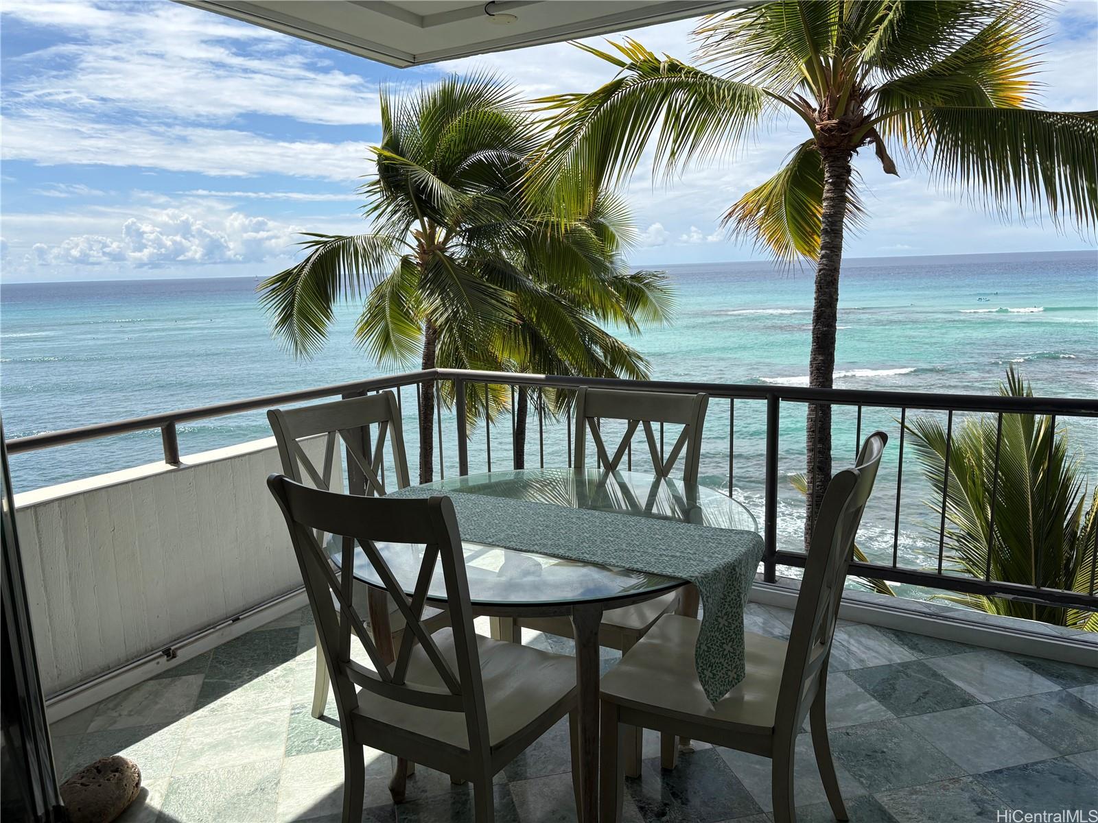 2943 Kalakaua Ave Honolulu - Rental - photo 9 of 23