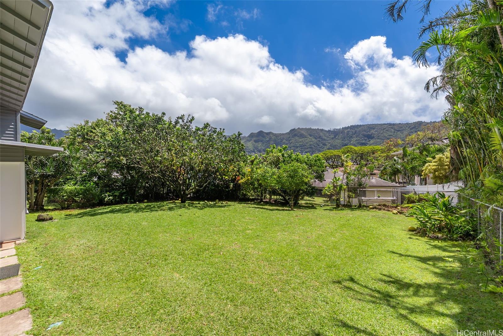 2947  Manoa Road Manoa Area, Honolulu home - photo 2 of 22