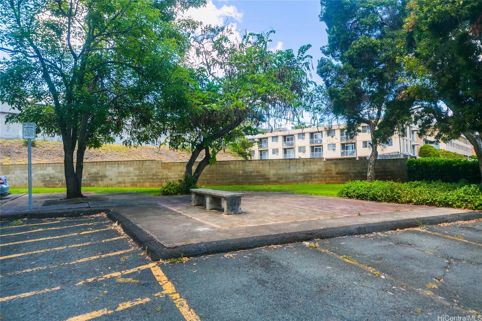 Puana Malu condo # 401, Honolulu, Hawaii - photo 23 of 25