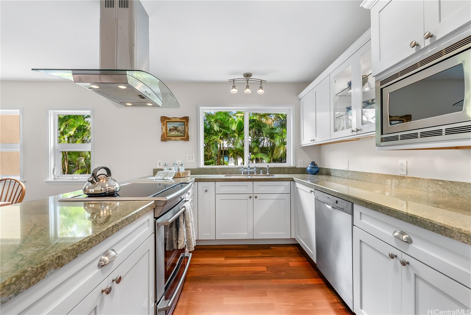 Kaloaluiki Streamside condo # A, Honolulu, Hawaii - photo 6 of 19