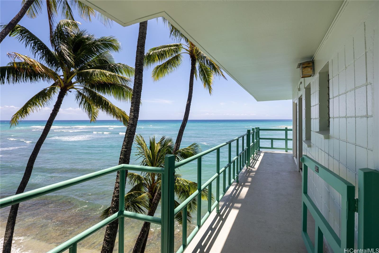 Diamond Head Ambassador C condo # 418, Honolulu, Hawaii - photo 2 of 25