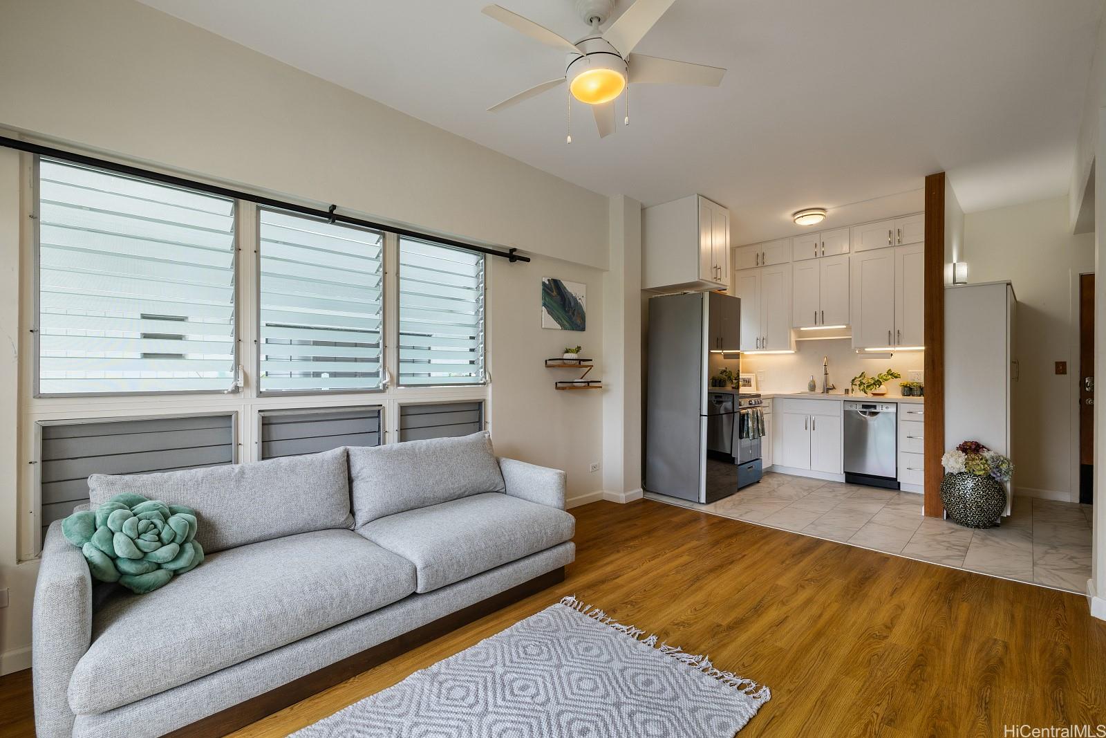 Diamond Head Ambassador A condo # 501, Honolulu, Hawaii - photo 2 of 21