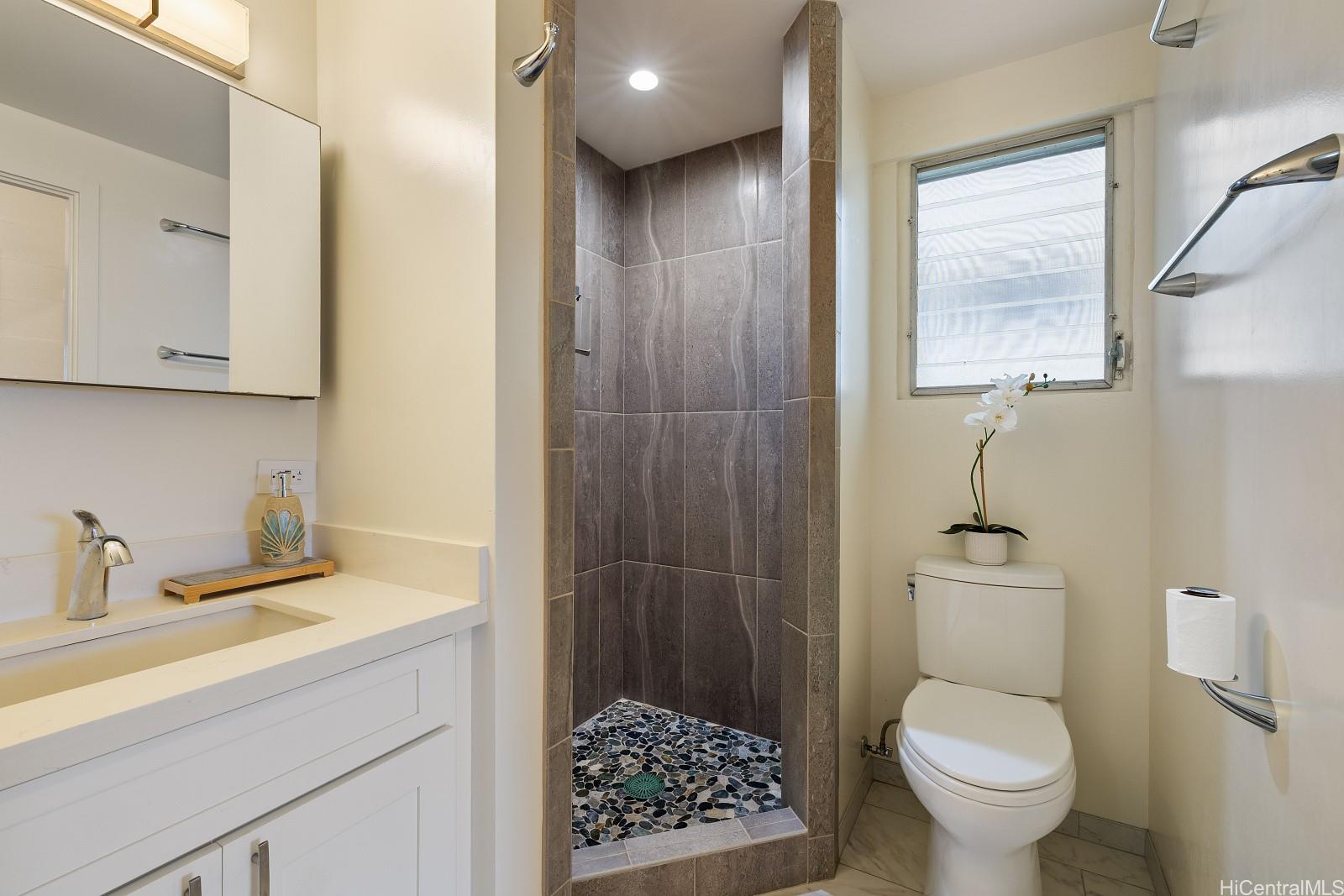 Diamond Head Ambassador A condo # 501, Honolulu, Hawaii - photo 12 of 21