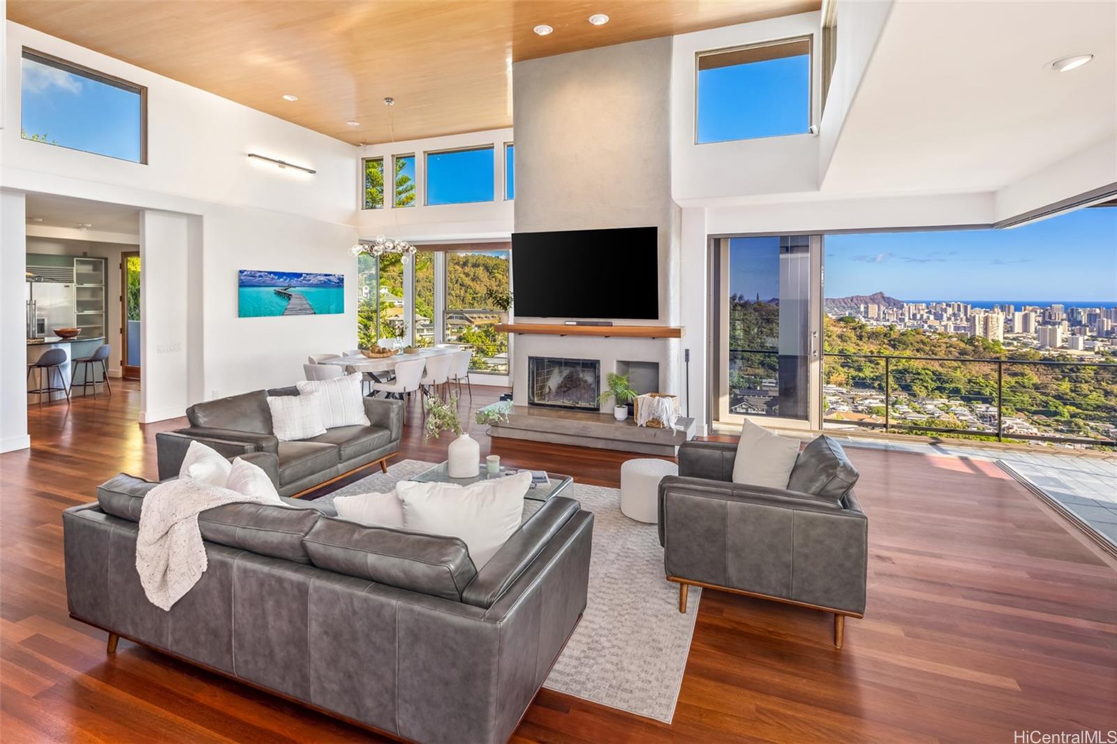 2960  Laola Place Pacific Heights, Honolulu home - photo 2 of 25