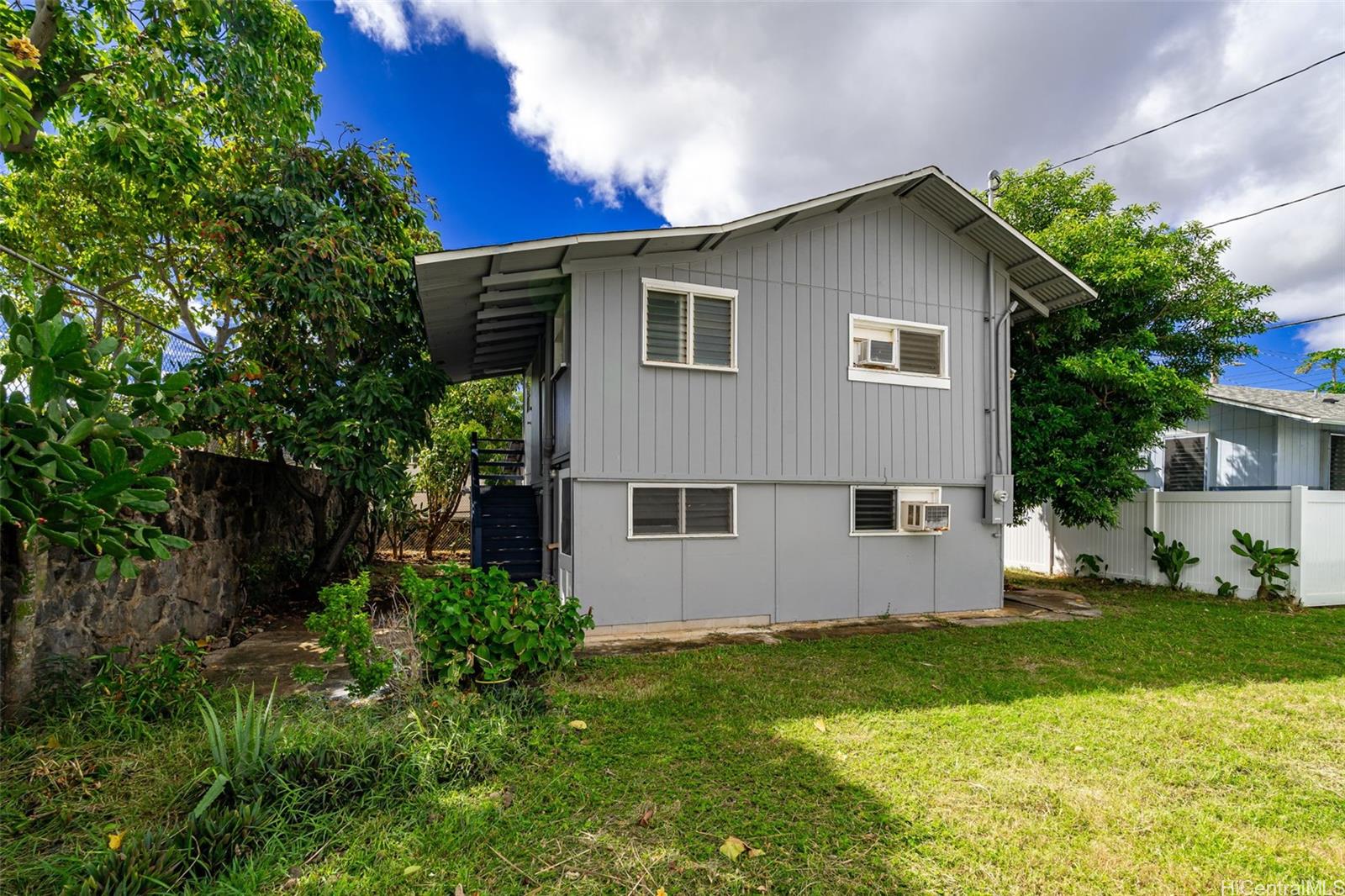 2963  Koali Rd University, Honolulu home - photo 8 of 23