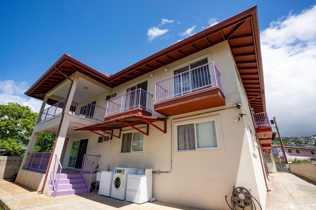 2969  Kamakini Street University, Honolulu home - photo 5 of 25