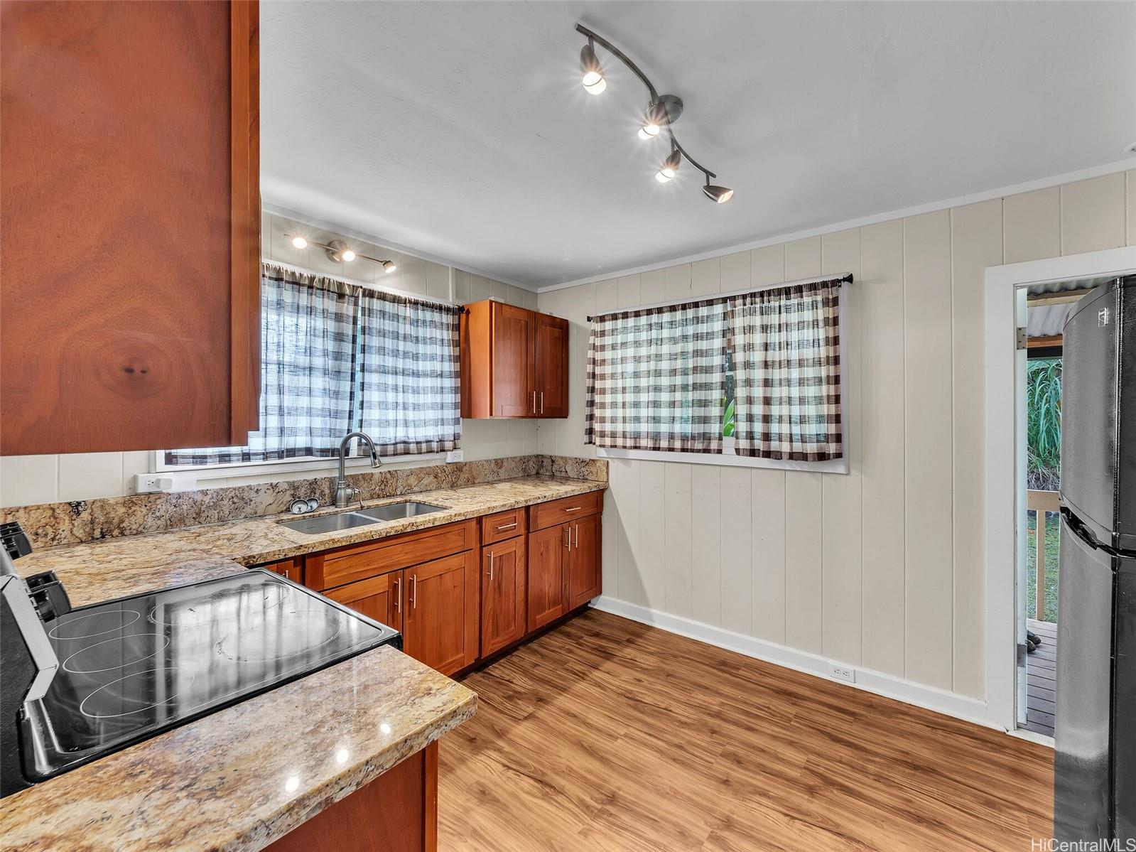 297  Puainako Street Pohakulani Est, South Hilo home - photo 9 of 20