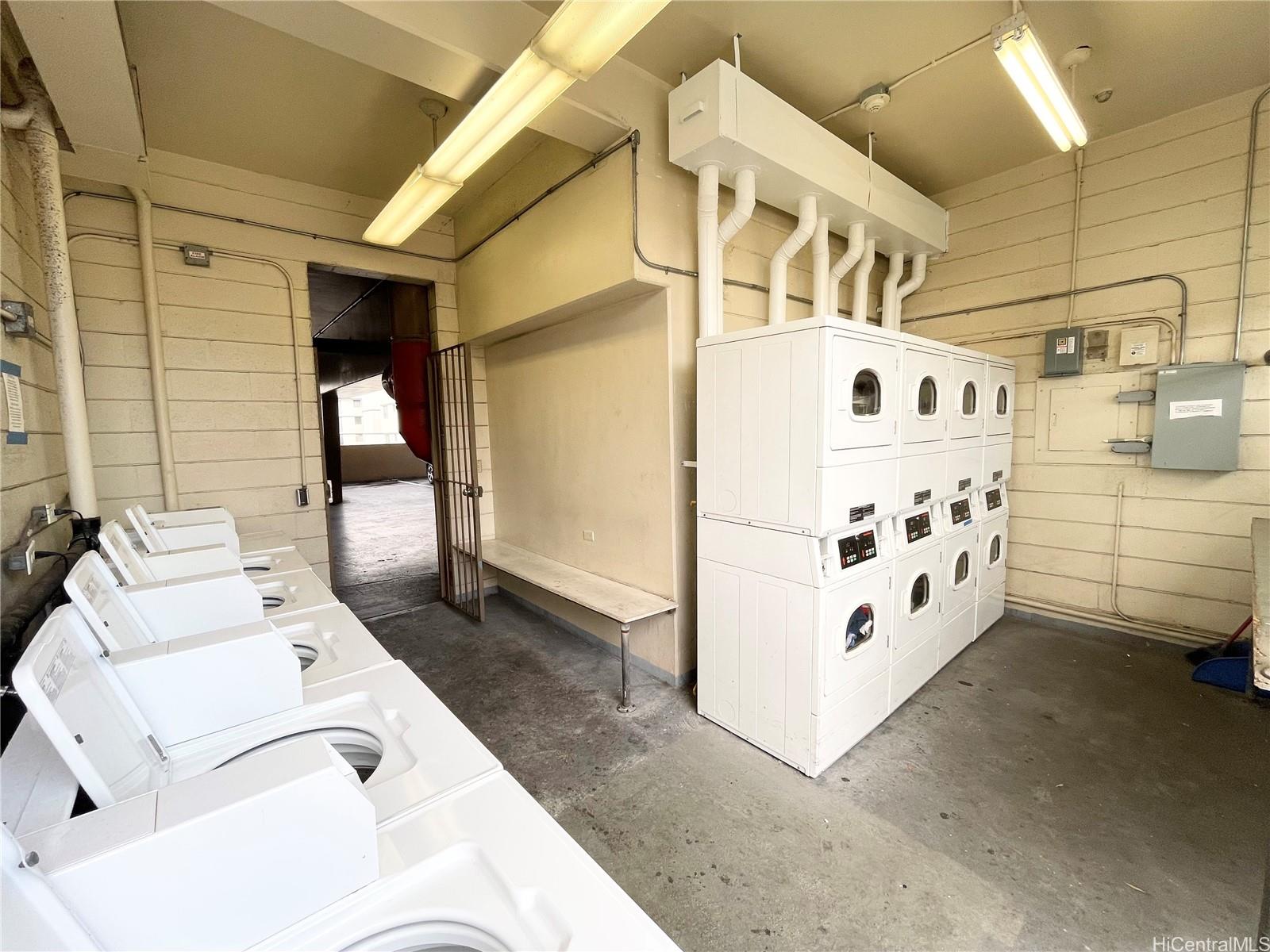 Salt Lake Manor condo # 705, Honolulu, Hawaii - photo 18 of 25