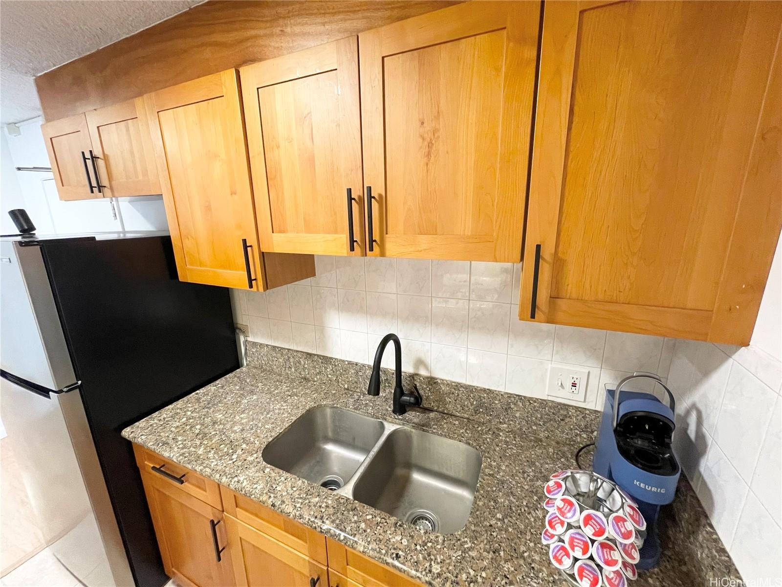 Salt Lake Manor condo # 705, Honolulu, Hawaii - photo 7 of 25