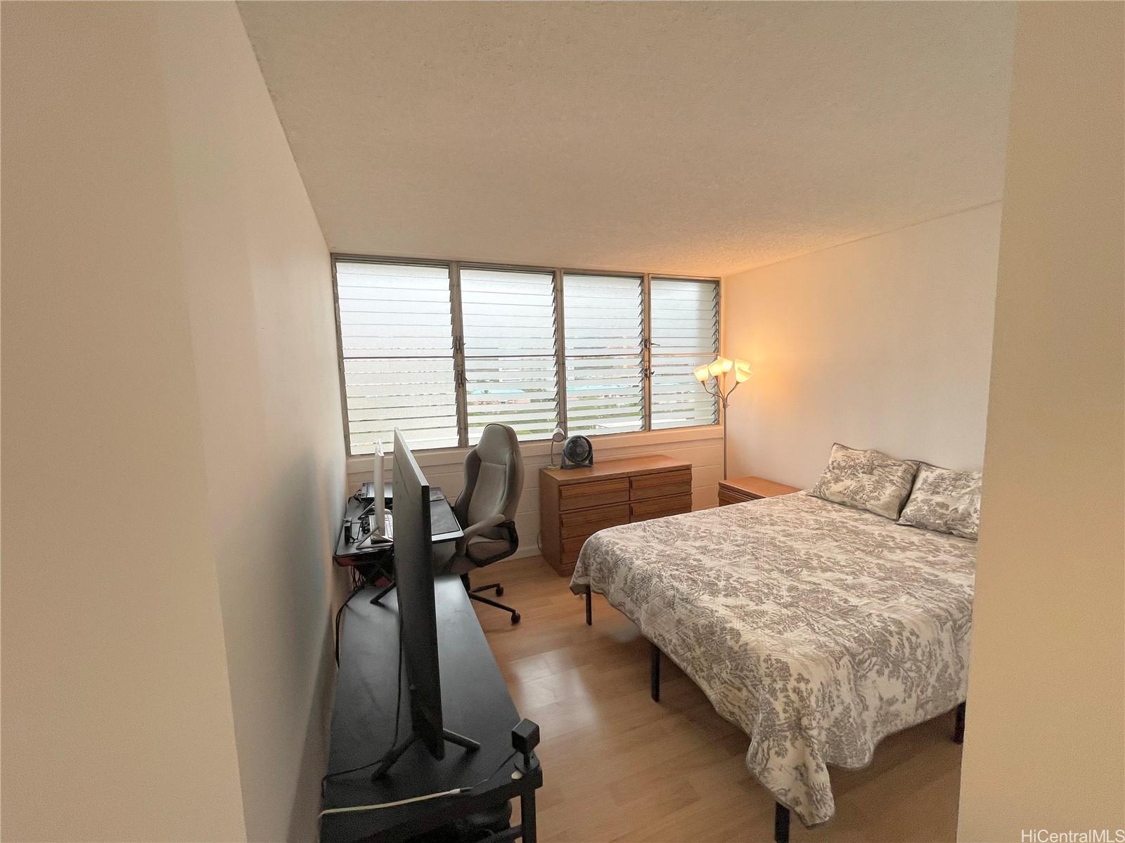 Salt Lake Manor condo # 705, Honolulu, Hawaii - photo 9 of 25