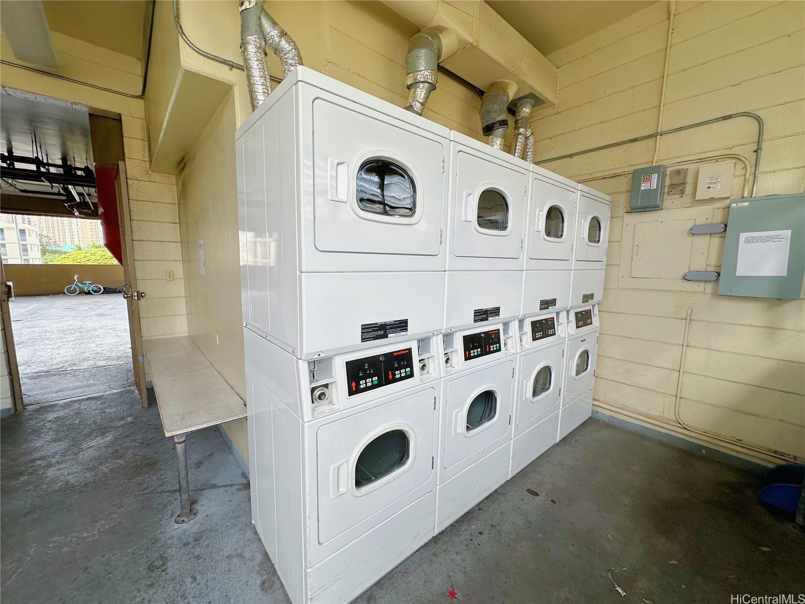 Salt Lake Manor condo # 809, Honolulu, Hawaii - photo 12 of 14