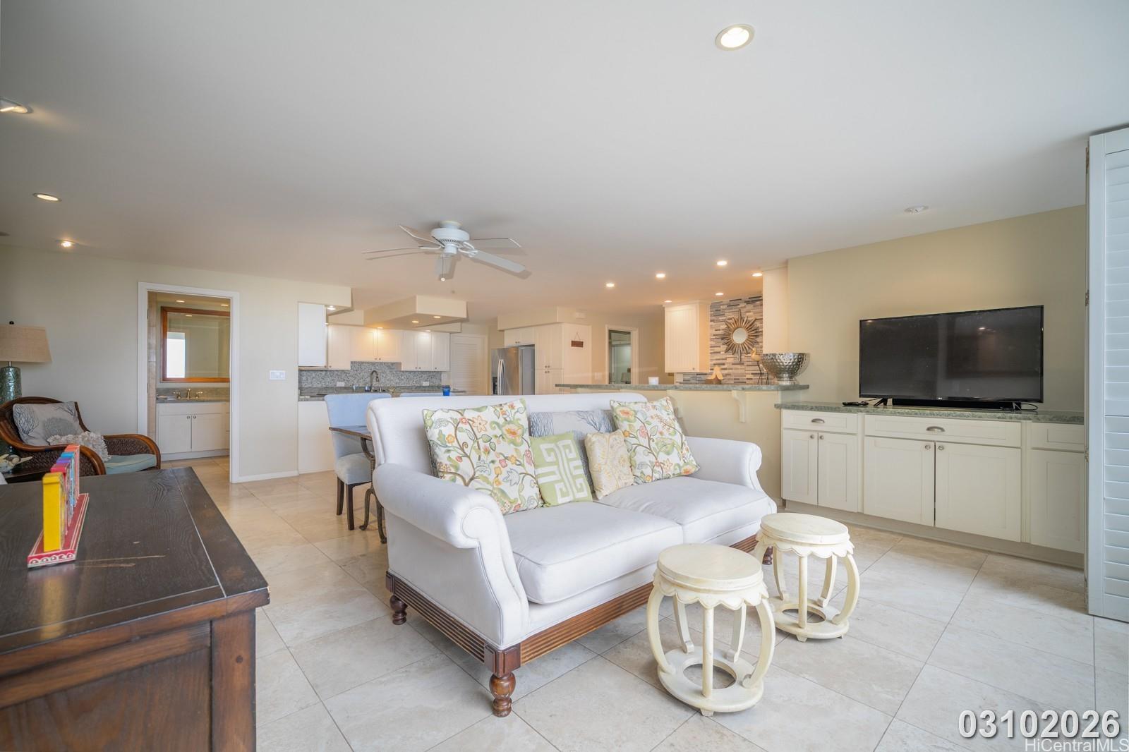 2979 Kalakaua Ave Honolulu - Rental - photo 11 of 25