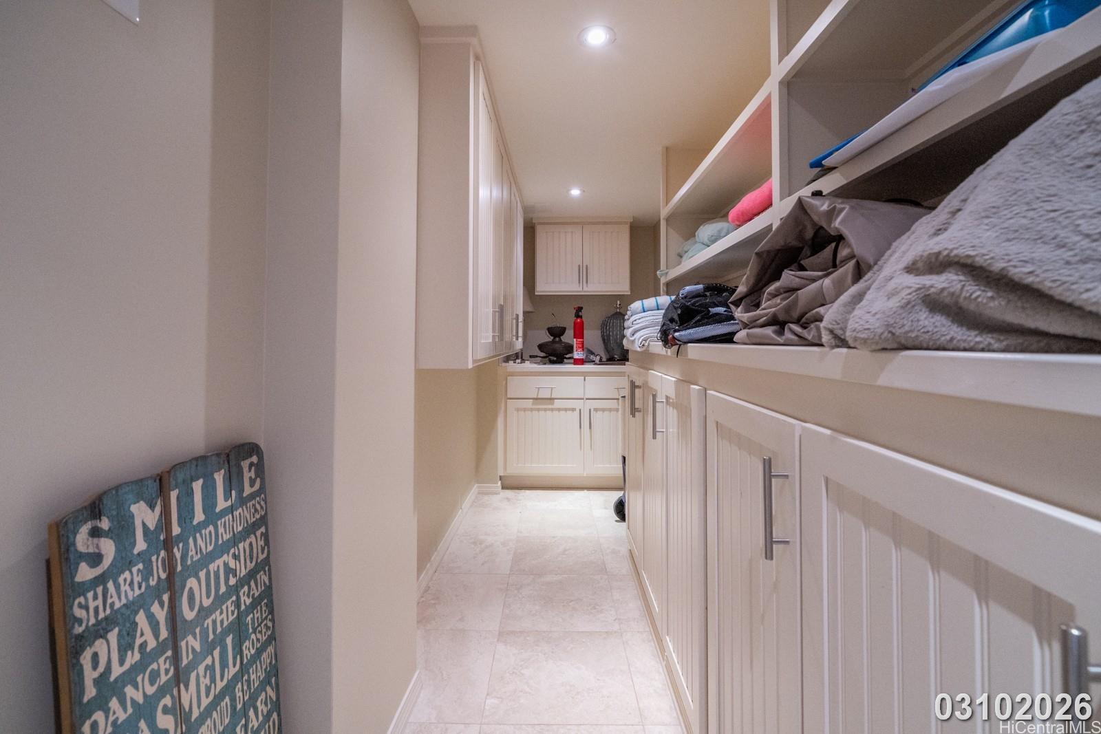 2979 Kalakaua Ave Honolulu - Rental - photo 17 of 25