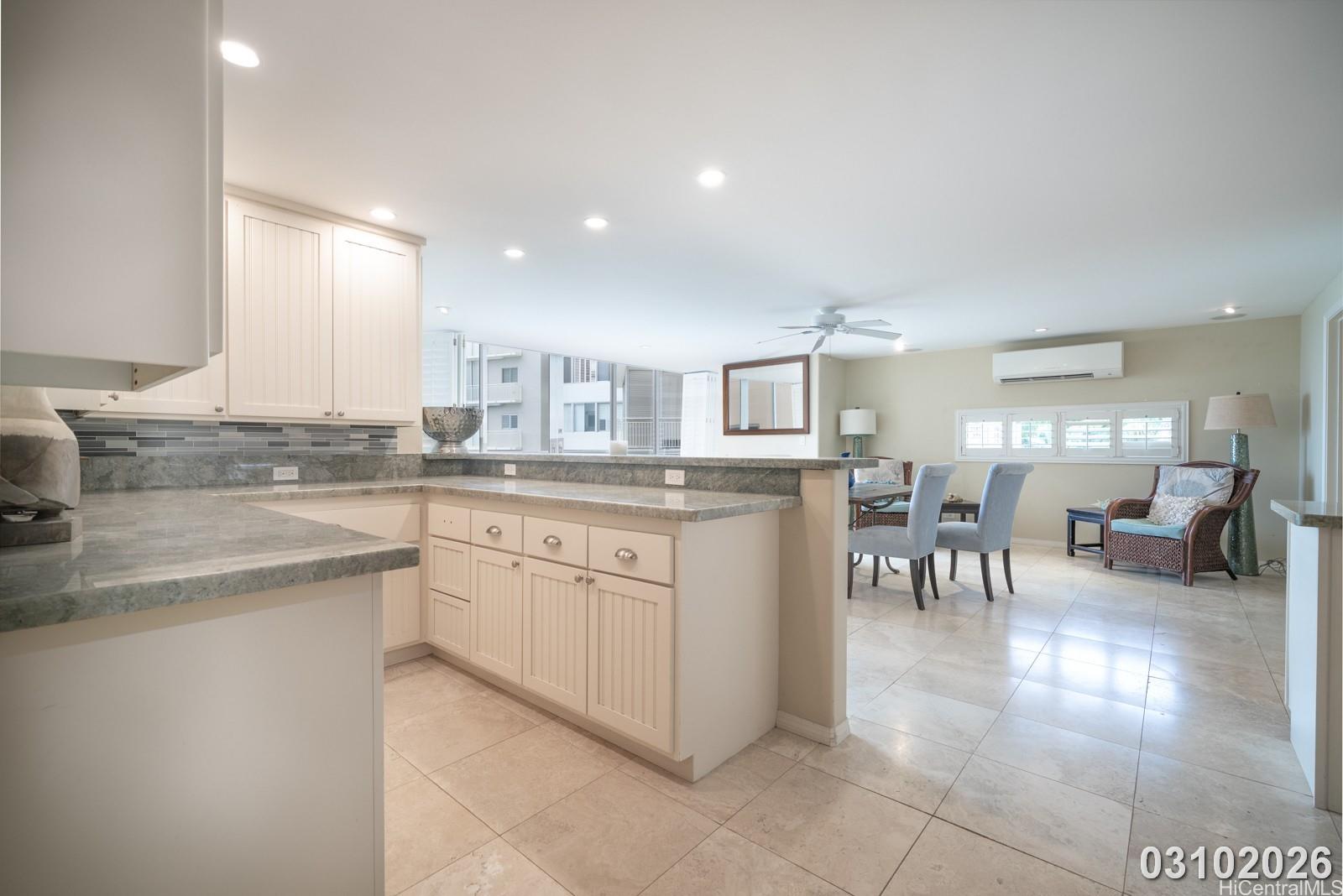 2979 Kalakaua Ave Honolulu - Rental - photo 5 of 25