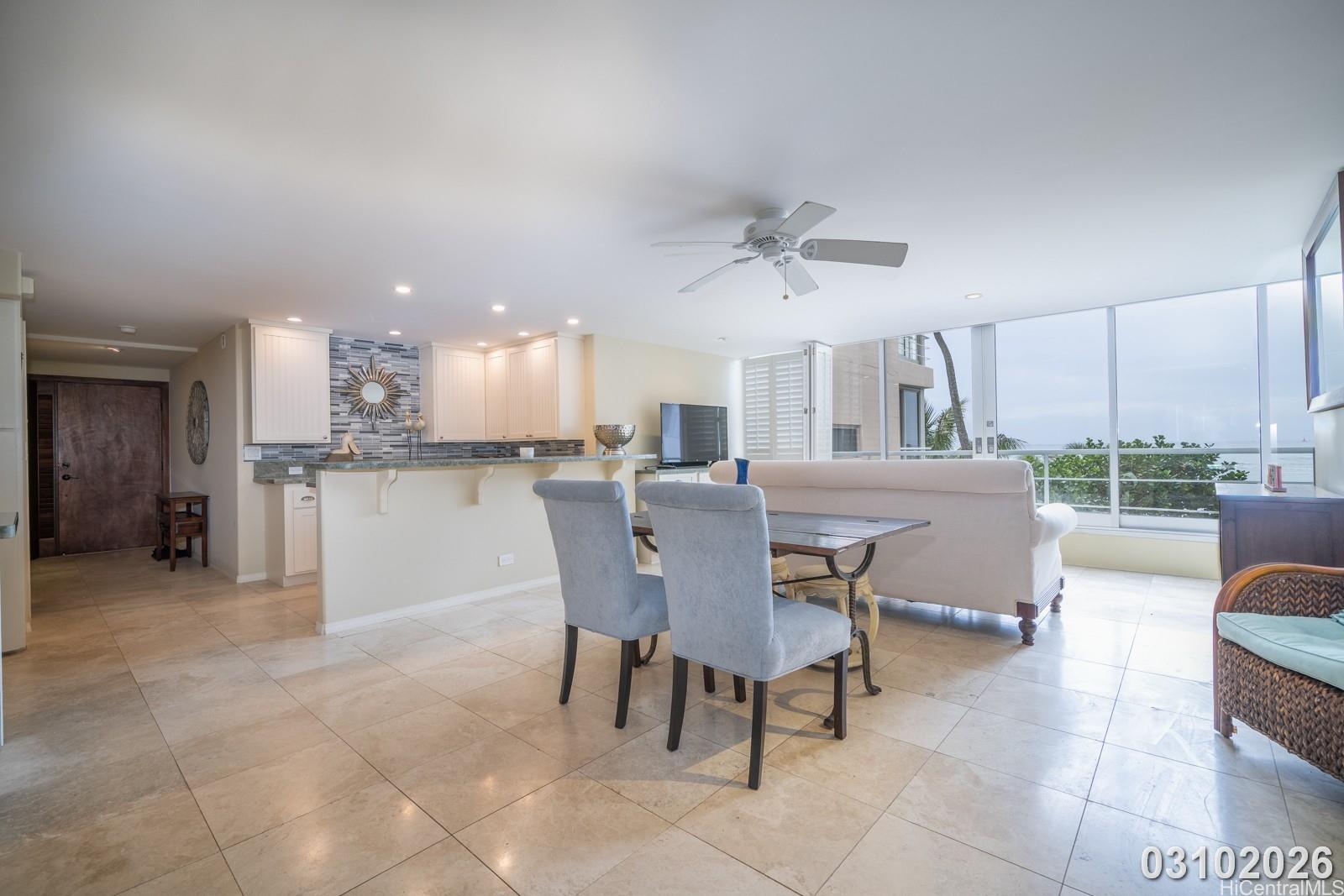 2979 Kalakaua Ave Honolulu - Rental - photo 9 of 25