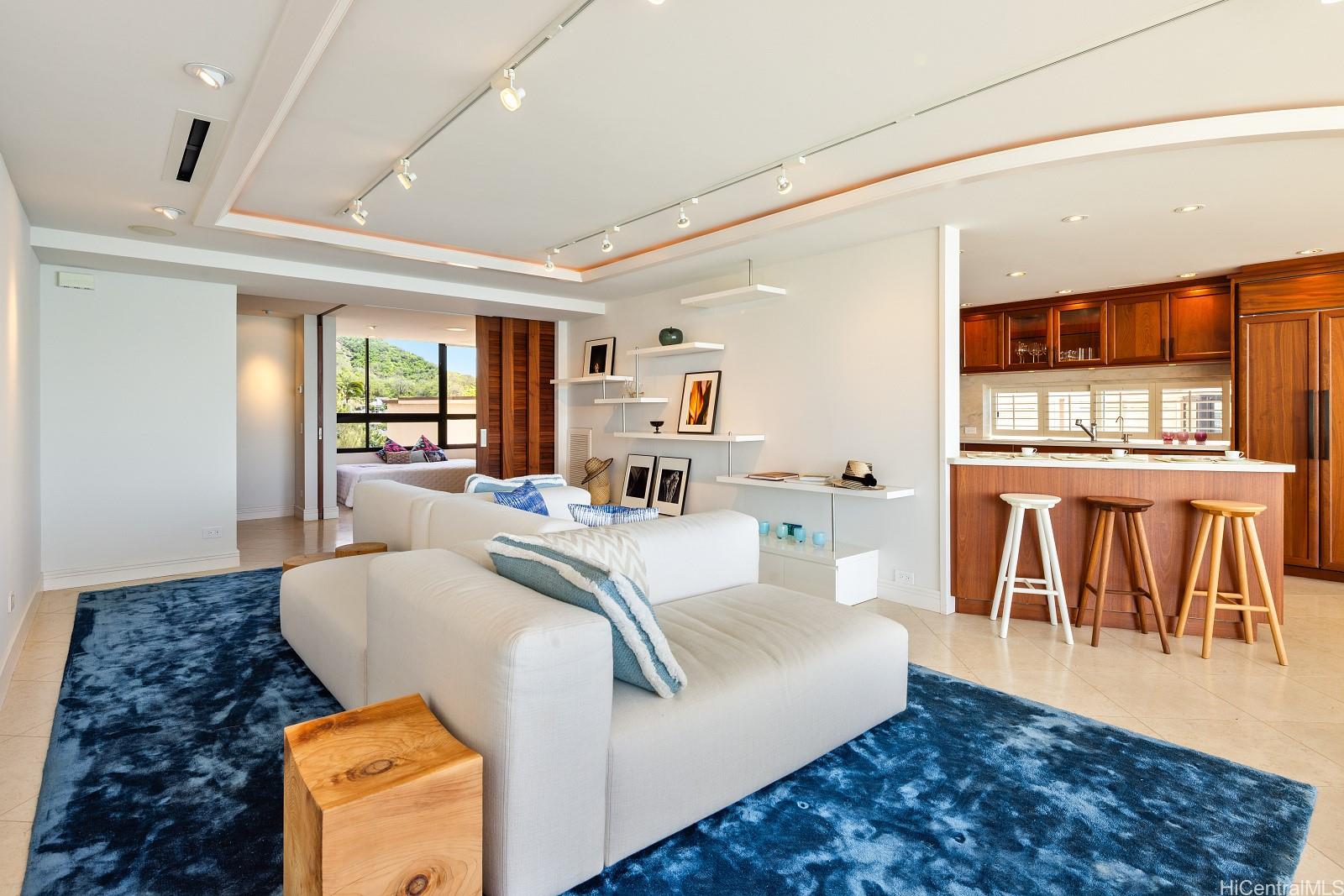 Coral Strand Ltd condo # 601, Honolulu, Hawaii - photo 2 of 17