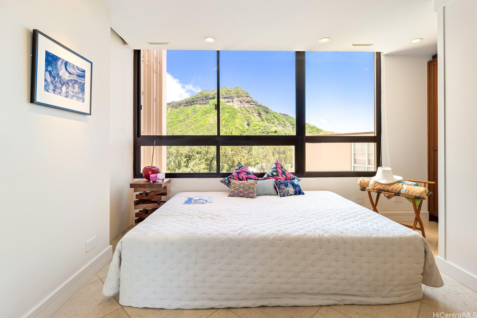 Coral Strand Ltd condo # 601, Honolulu, Hawaii - photo 14 of 17