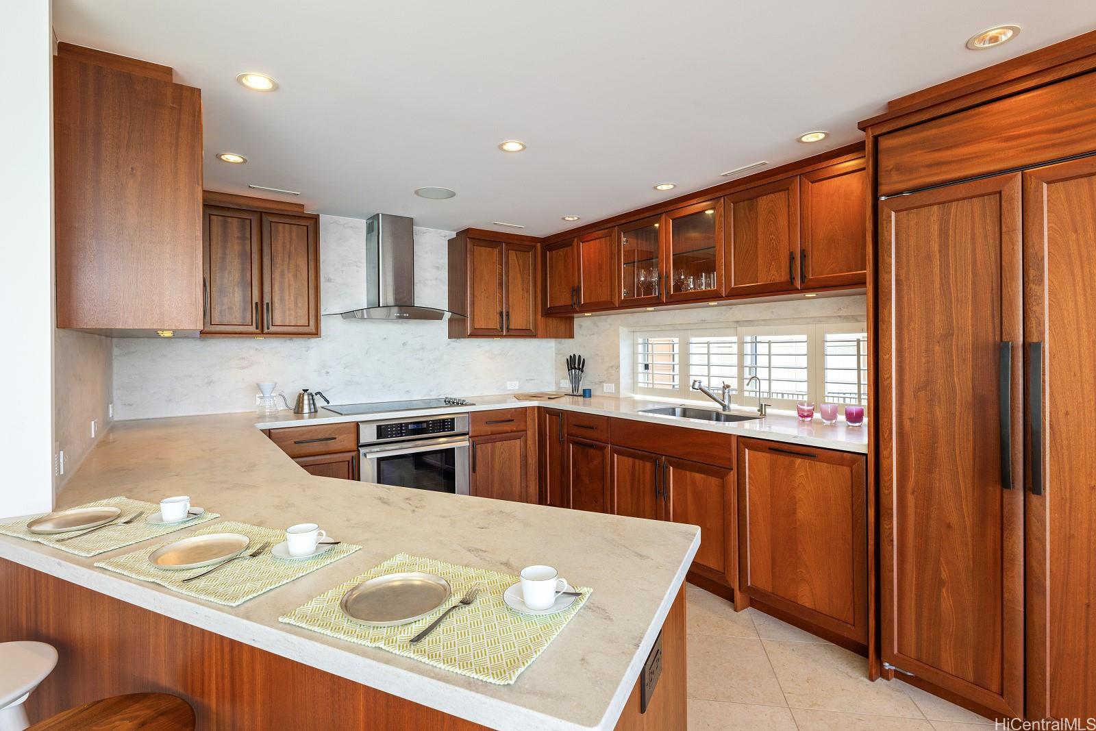 Coral Strand Ltd condo # 601, Honolulu, Hawaii - photo 8 of 17