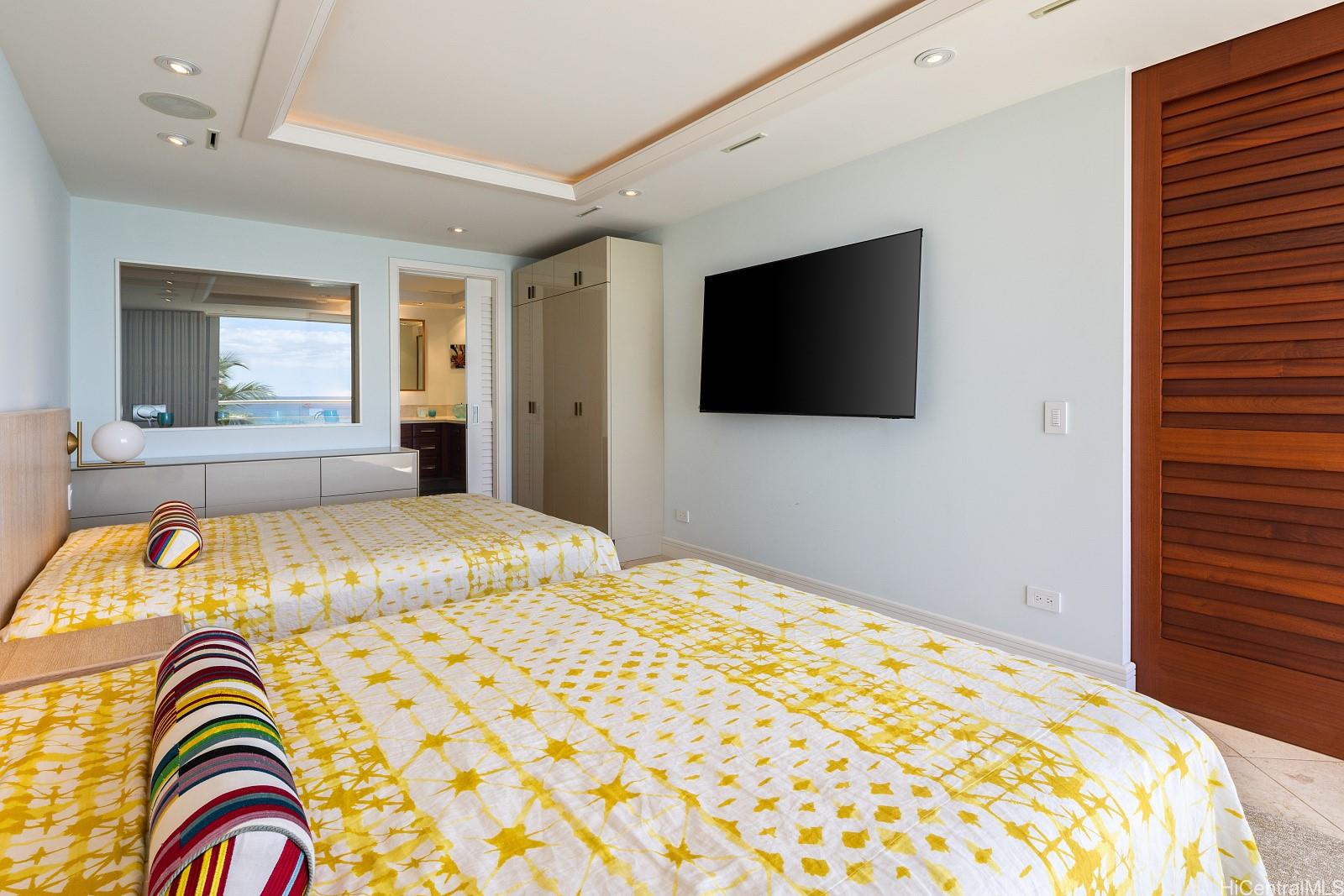 Coral Strand Ltd condo # 601, Honolulu, Hawaii - photo 10 of 17