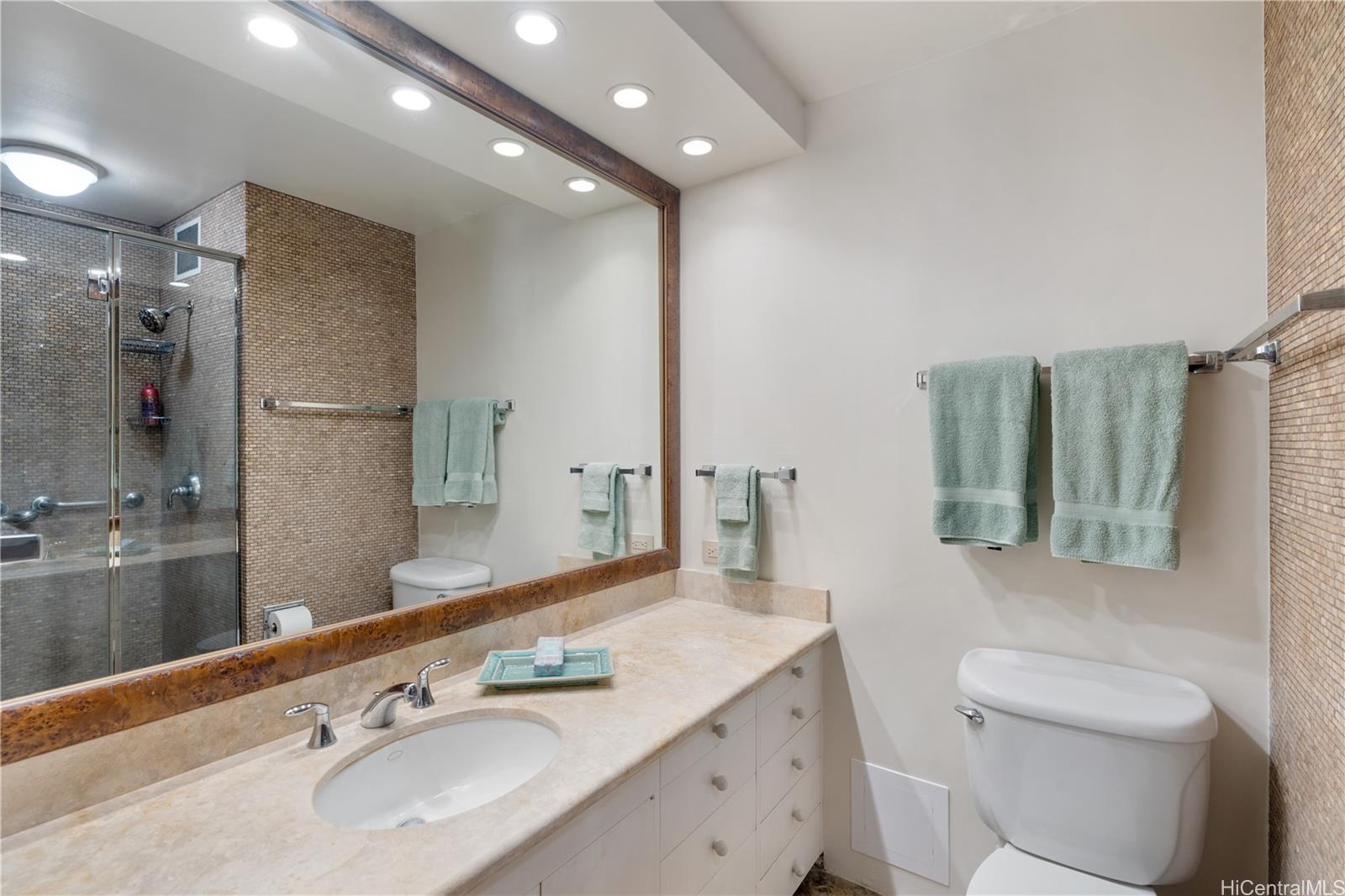 Coral Strand Ltd condo # 603, Honolulu, Hawaii - photo 11 of 17