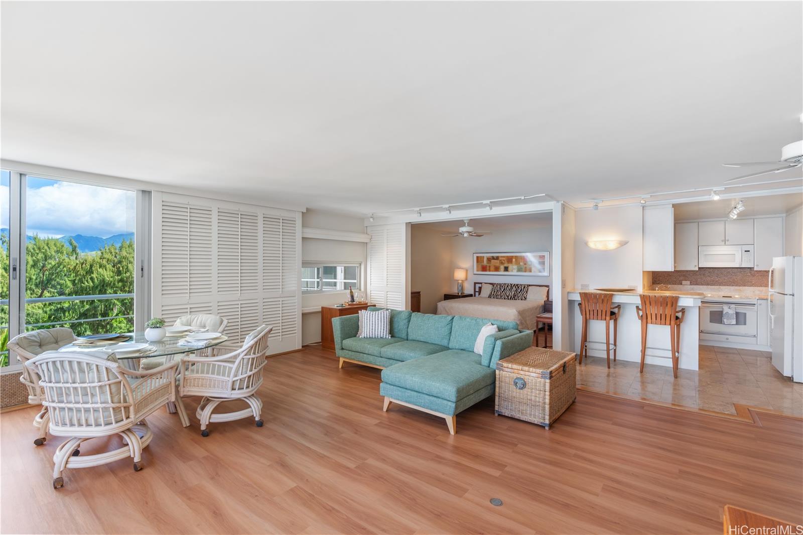 Coral Strand Ltd condo # 603, Honolulu, Hawaii - photo 5 of 17