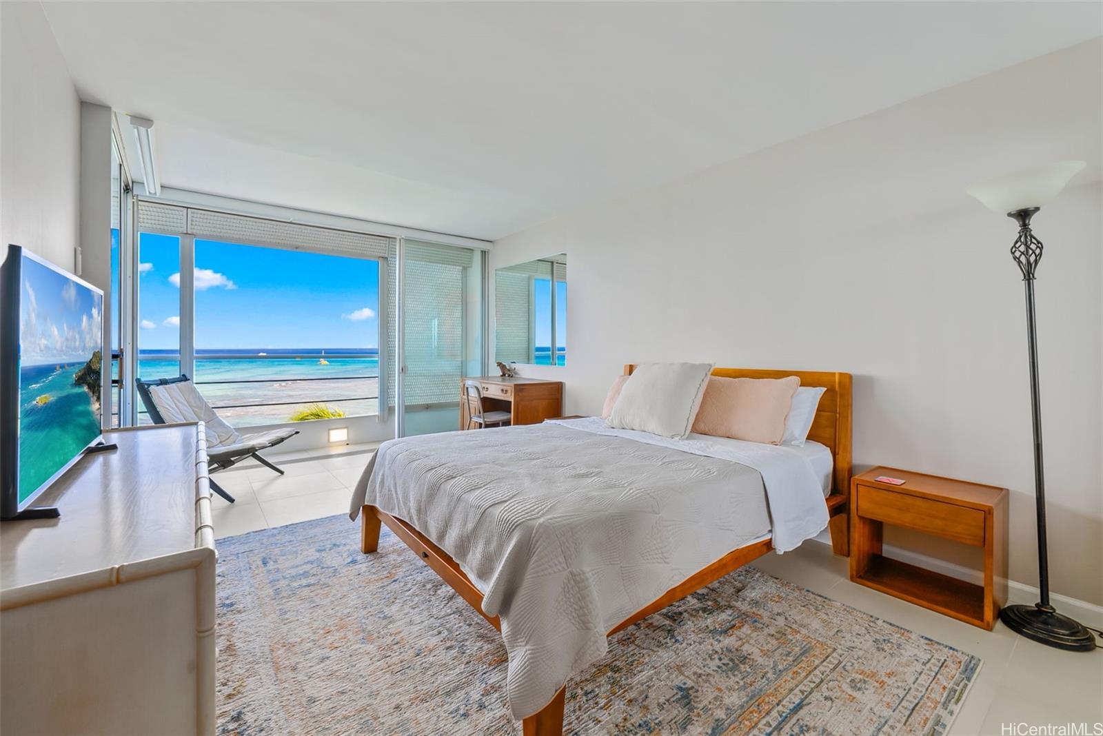 2979 Kalakaua Ave Honolulu - Rental - photo 11 of 17