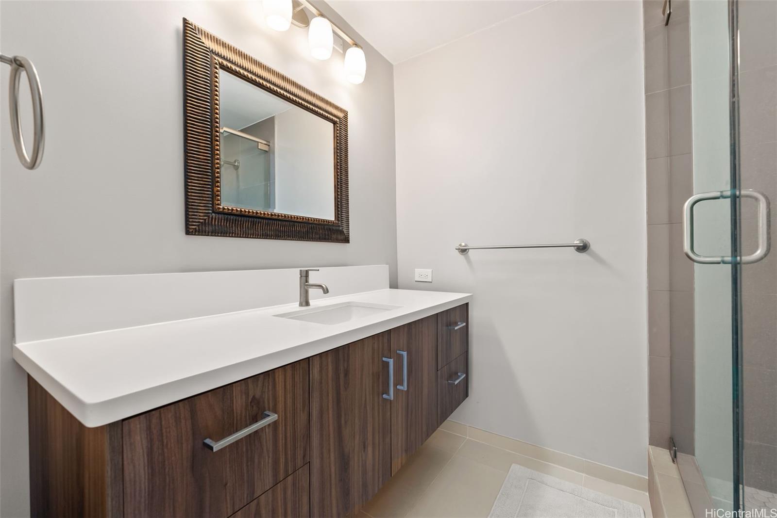 2979 Kalakaua Ave Honolulu - Rental - photo 12 of 17