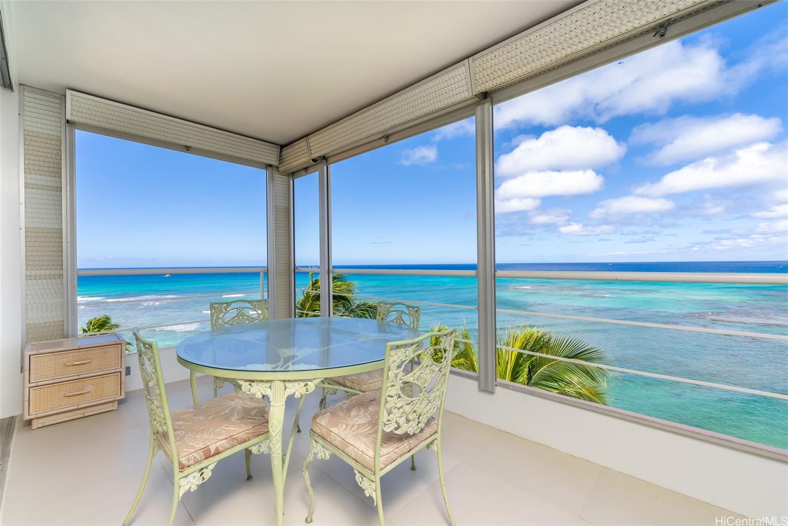 2979 Kalakaua Ave Honolulu - Rental - photo 4 of 17